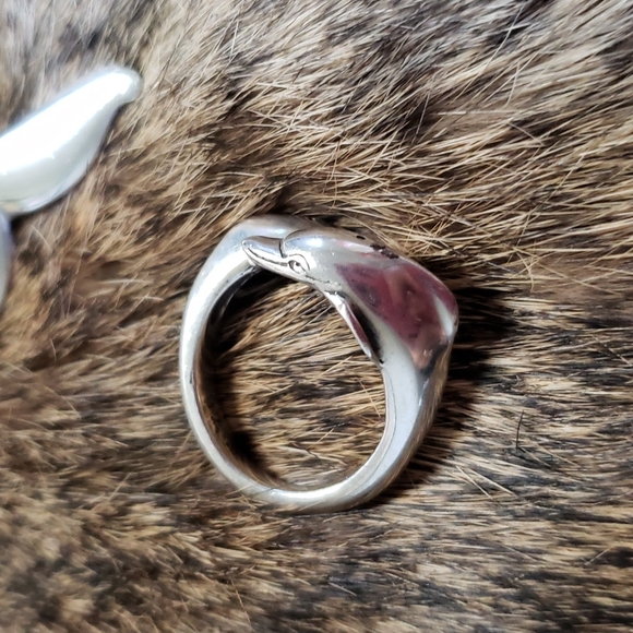 Mother & Child Dolphin Ring - Picture 4 of 5